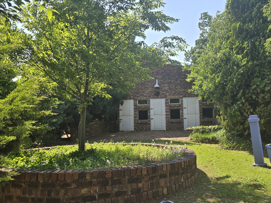 4 Bedroom Property for Sale in Lindequesdrif North West